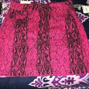 Snake print skirt!